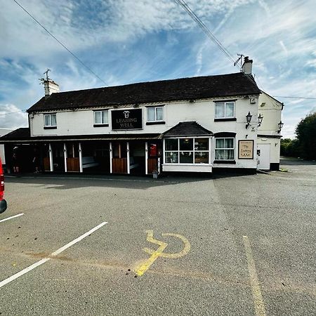 Leaking Well, Dunhampton Hotel Stourport-on-Severn Bagian luar foto