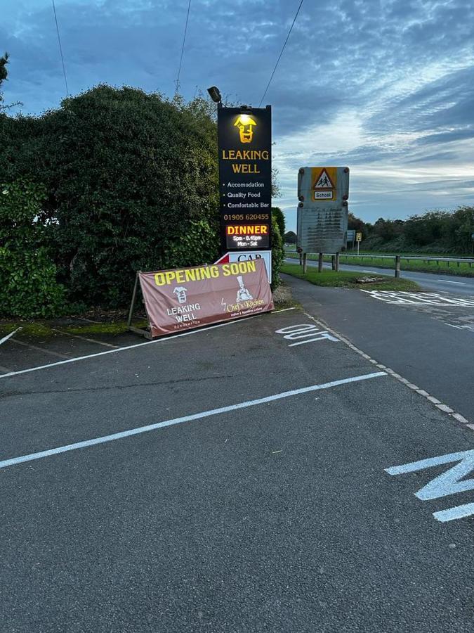 Leaking Well, Dunhampton Hotel Stourport-on-Severn Bagian luar foto